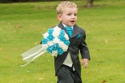 Kids at the wedding? Pros and cons